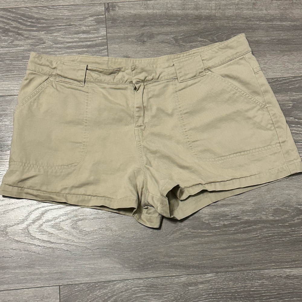 Old Navy Women’s Khaki Shorts